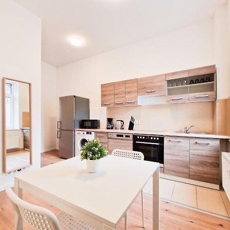 Raj Living - 1 Or 4 Room Apartments - 15 Min To Messe Dus - 10 Min Old Town Dus Dusseldorf Luaran gambar